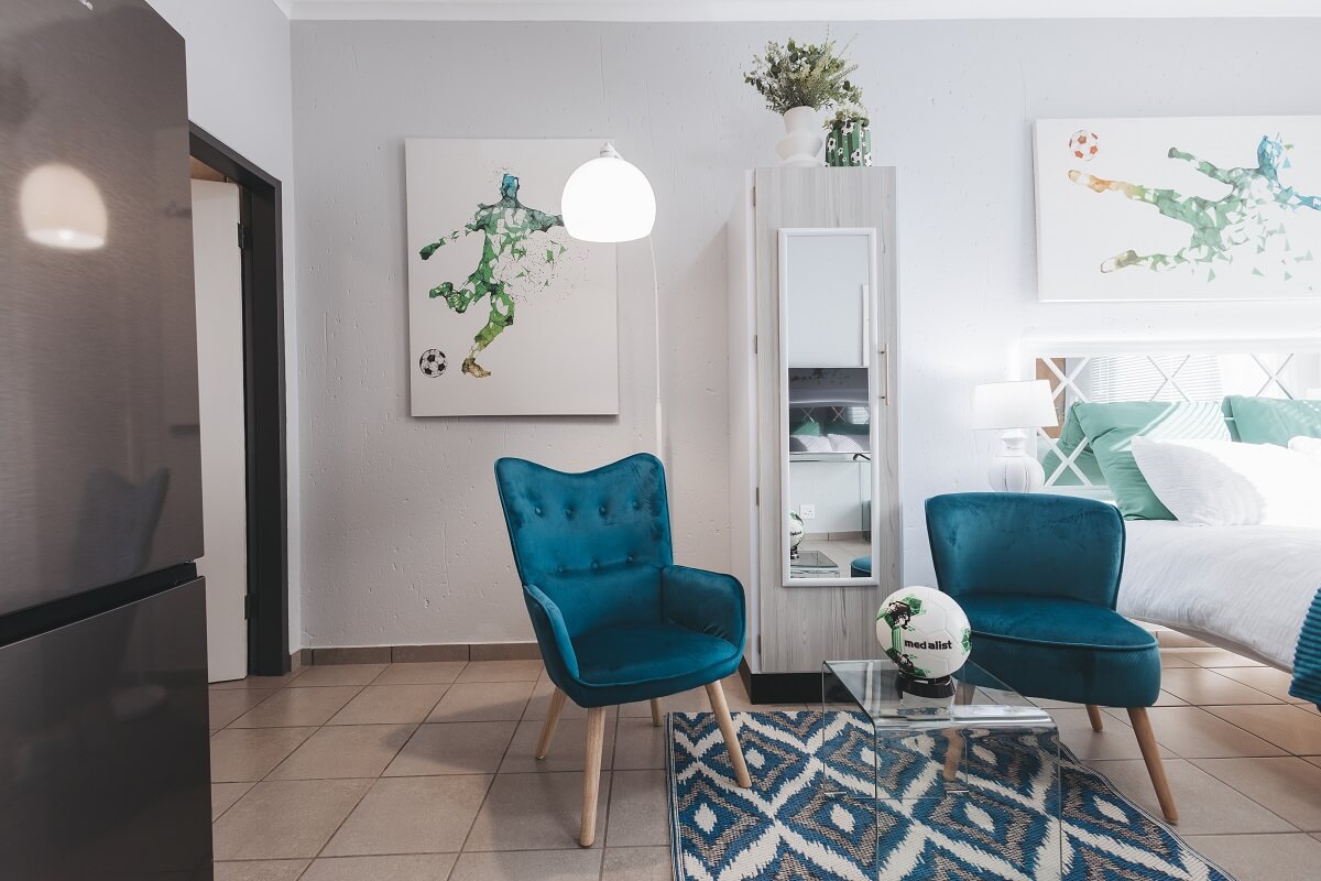 BACHELOR Unit 16 Photo