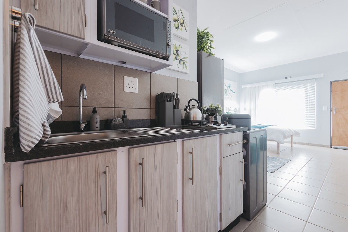 BACHELOR Unit 25 Photo